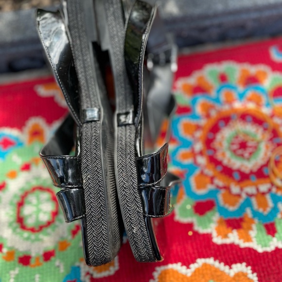 Katy Perry black patent leather sandals - Picture 2 of 4